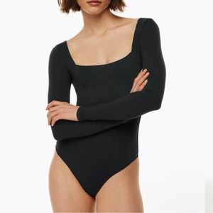 Aritzia Babaton Contour Squareneck Longsleeve Bodysuit